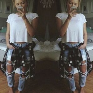 Trendy hole straight jeans