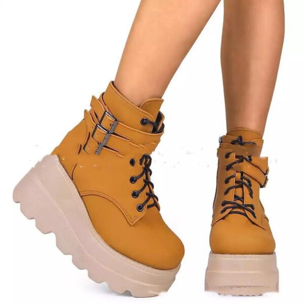 Ladies boots