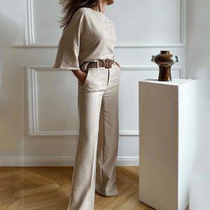 Casual Loose Fit Two-Piece Suit for Women - Comfortable and Stylish Ensemble